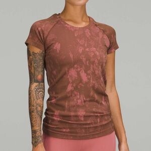 Lululemon Swiftly Tech Short Sleeve Shirt 2.0
Shadow Bloom Roasted Brown / Brier